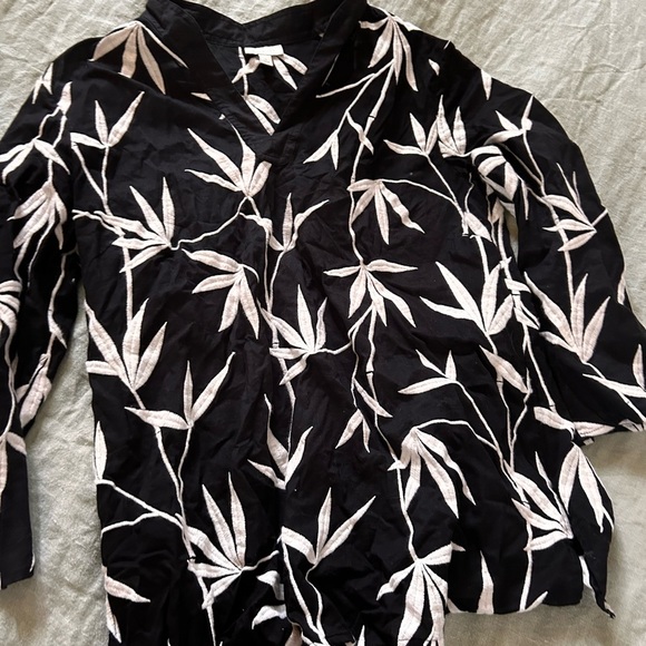 Talbots Black and White Leaf Pattern Tunic - Picture 2 of 7